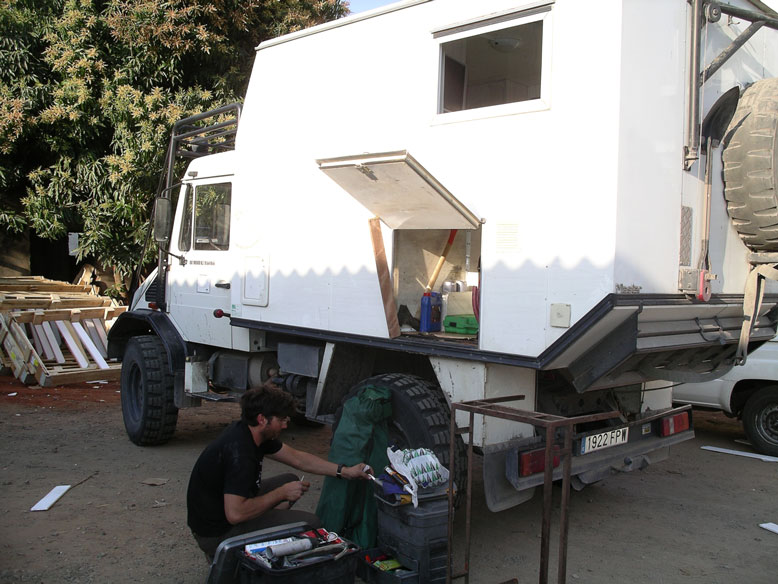 sustituyendo el cristal roto